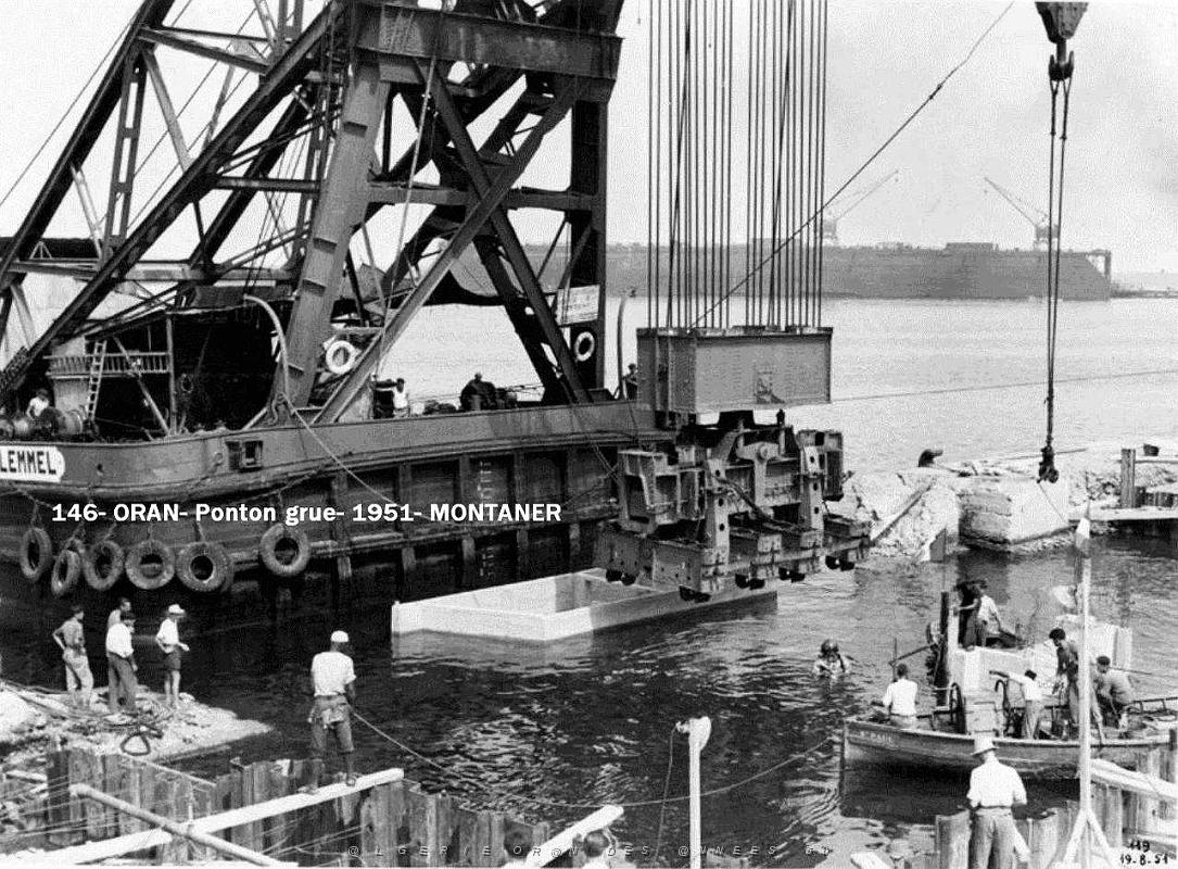 146- Oran-port- ponton grue- 1951- inconnu.jpg